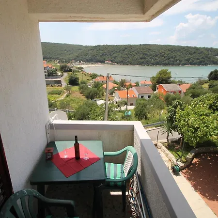 Appartement With A Spacious Garden And Pool