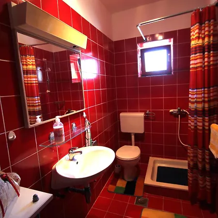 With A Spacious Garden And Pool *