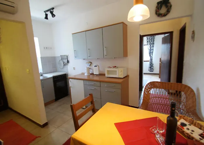Lejlighed With A Spacious Garden And Pool *