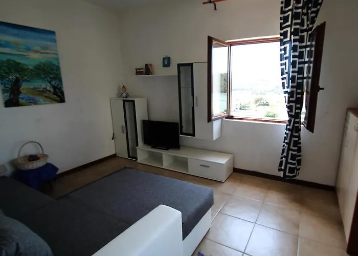 With A Spacious Garden And Pool * Rab Town