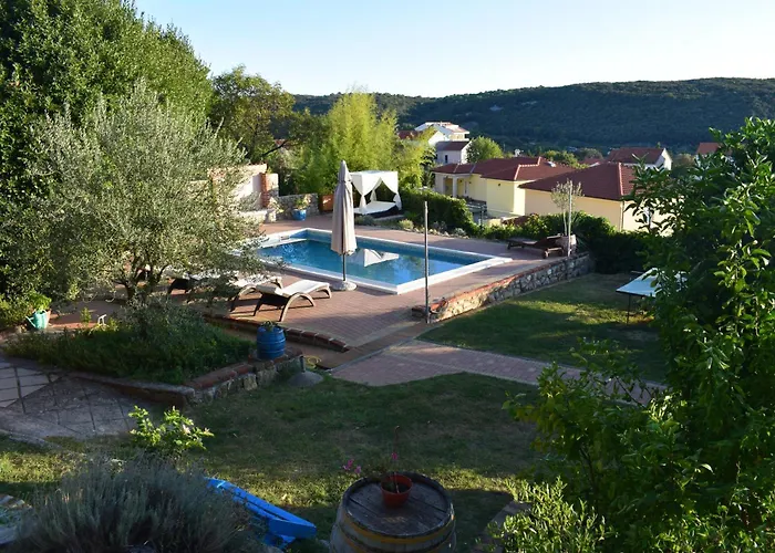 Lejlighed With A Spacious Garden And Pool *